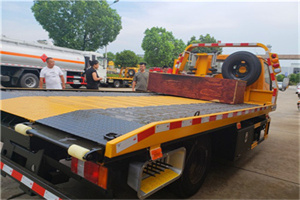 铜陵郊区附近拖车电话号码服务